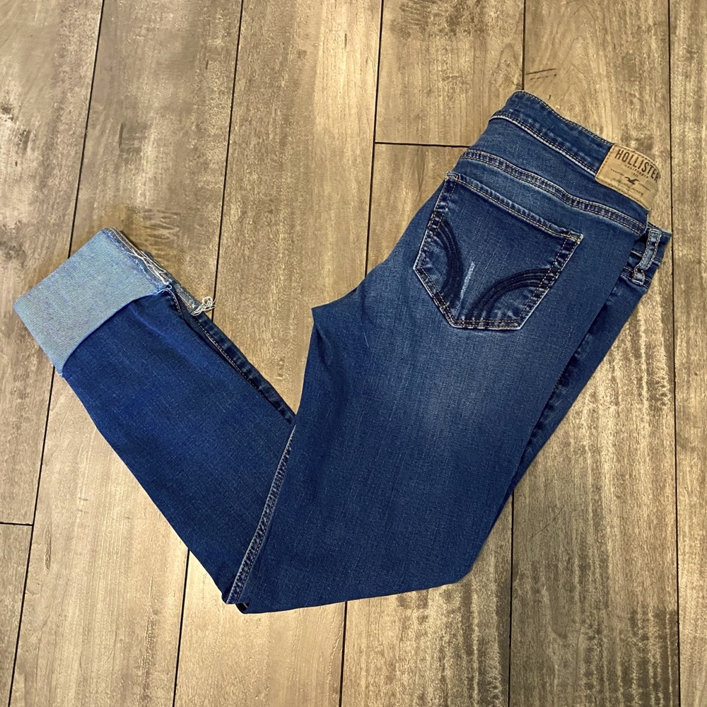 Hollister Distressed Cuffed Crop Jeans